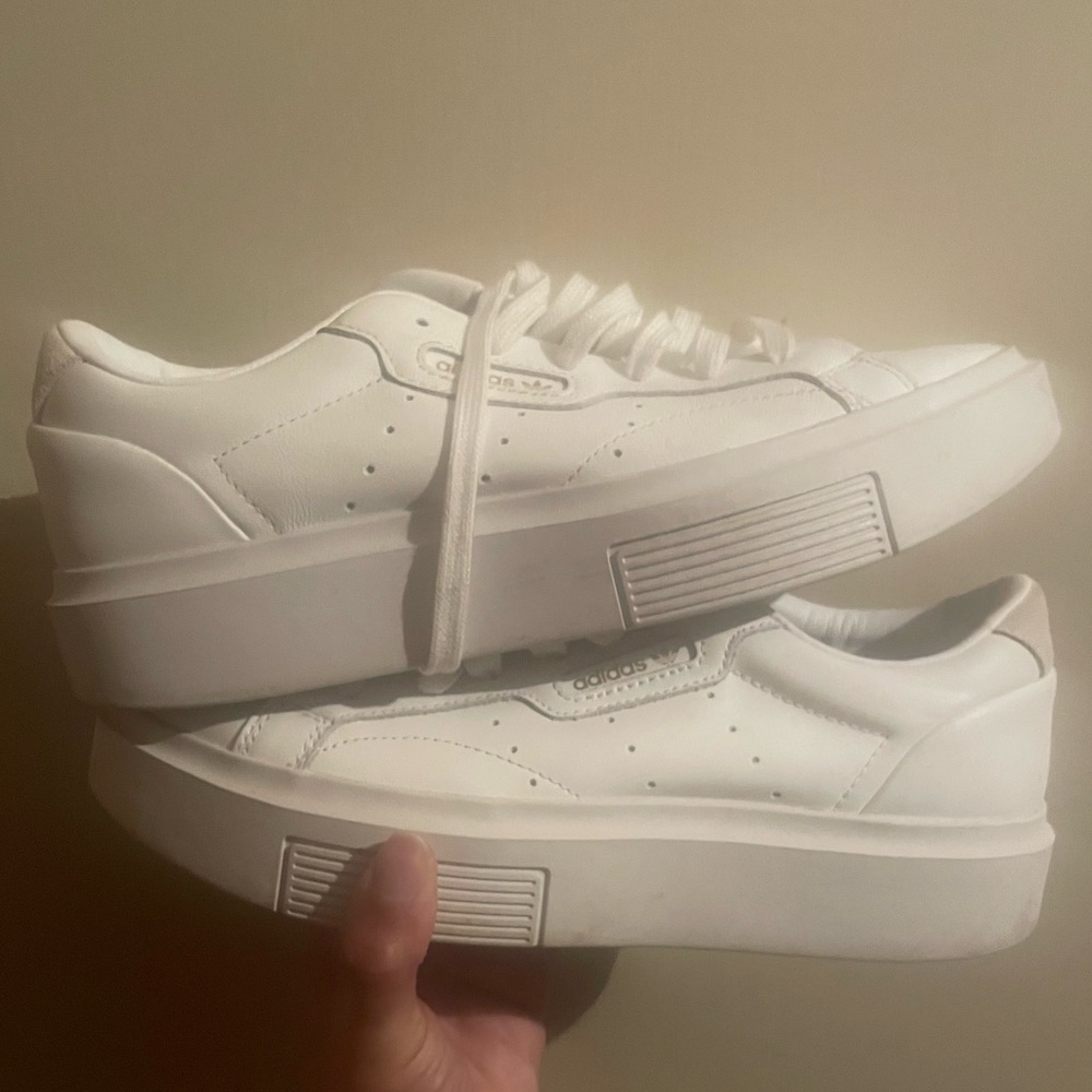 2019
Wmns Sleek 'Crystal White'